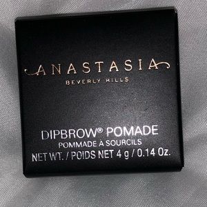 Anastasia Beverly Hills dipbrow “soft brown”